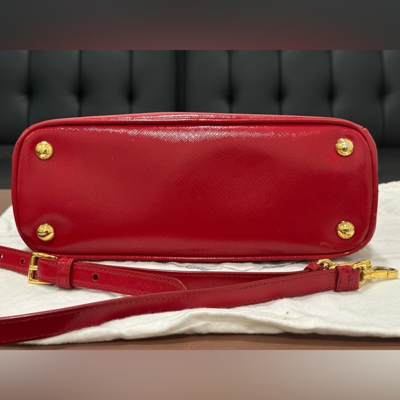 Prada Galleria Small – Red Saffiano Leather – Top Handle + Strap - Picture 4 of 9